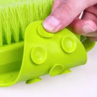 Masážní kartáč na nohy - zelený