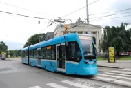 Moderní kloubová tramvaj s otevíracími dveřmi - 47 cm - Rappa